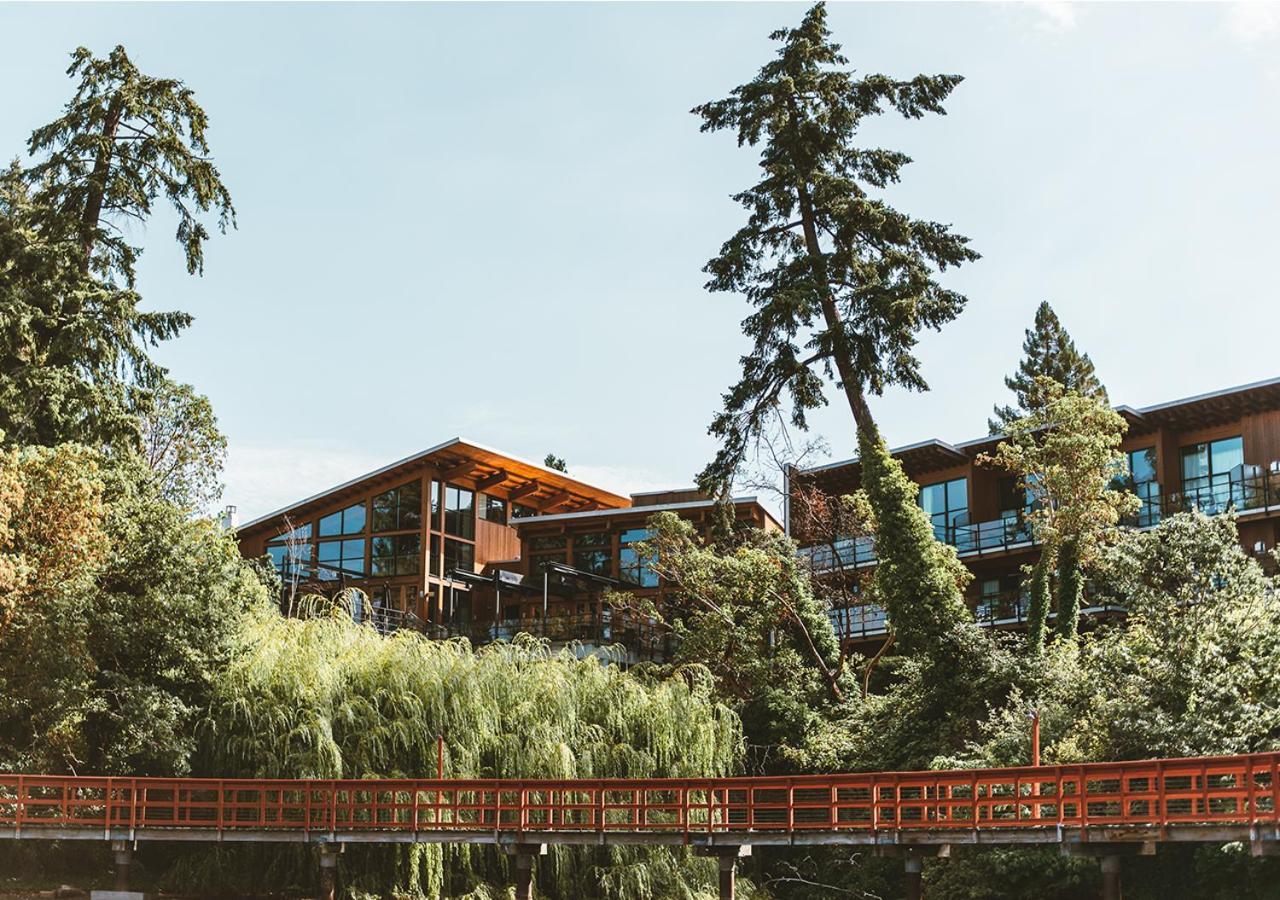 ブレントウッド ベイ リゾート＆スパ Brentwood Bay エクステリア 写真