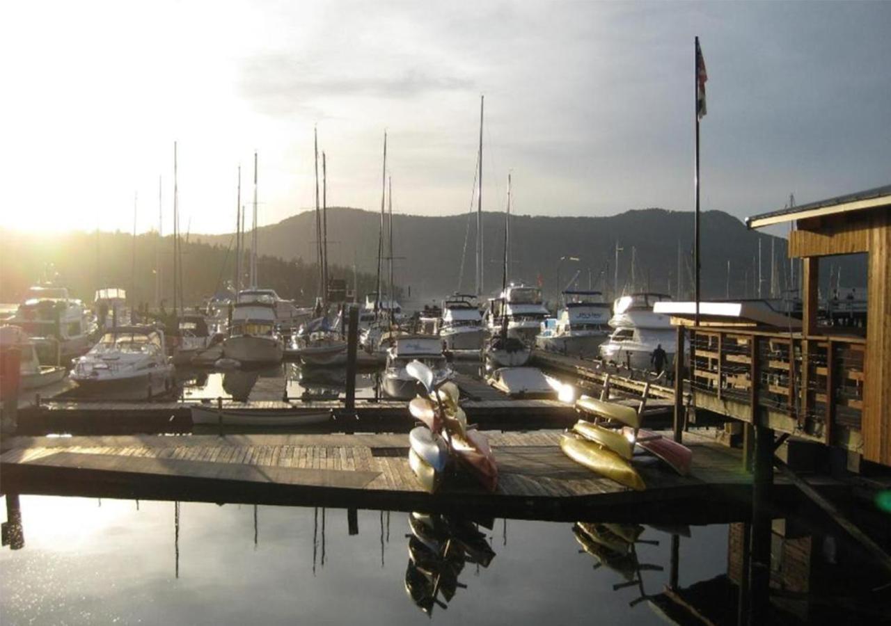 ブレントウッド ベイ リゾート＆スパ Brentwood Bay エクステリア 写真