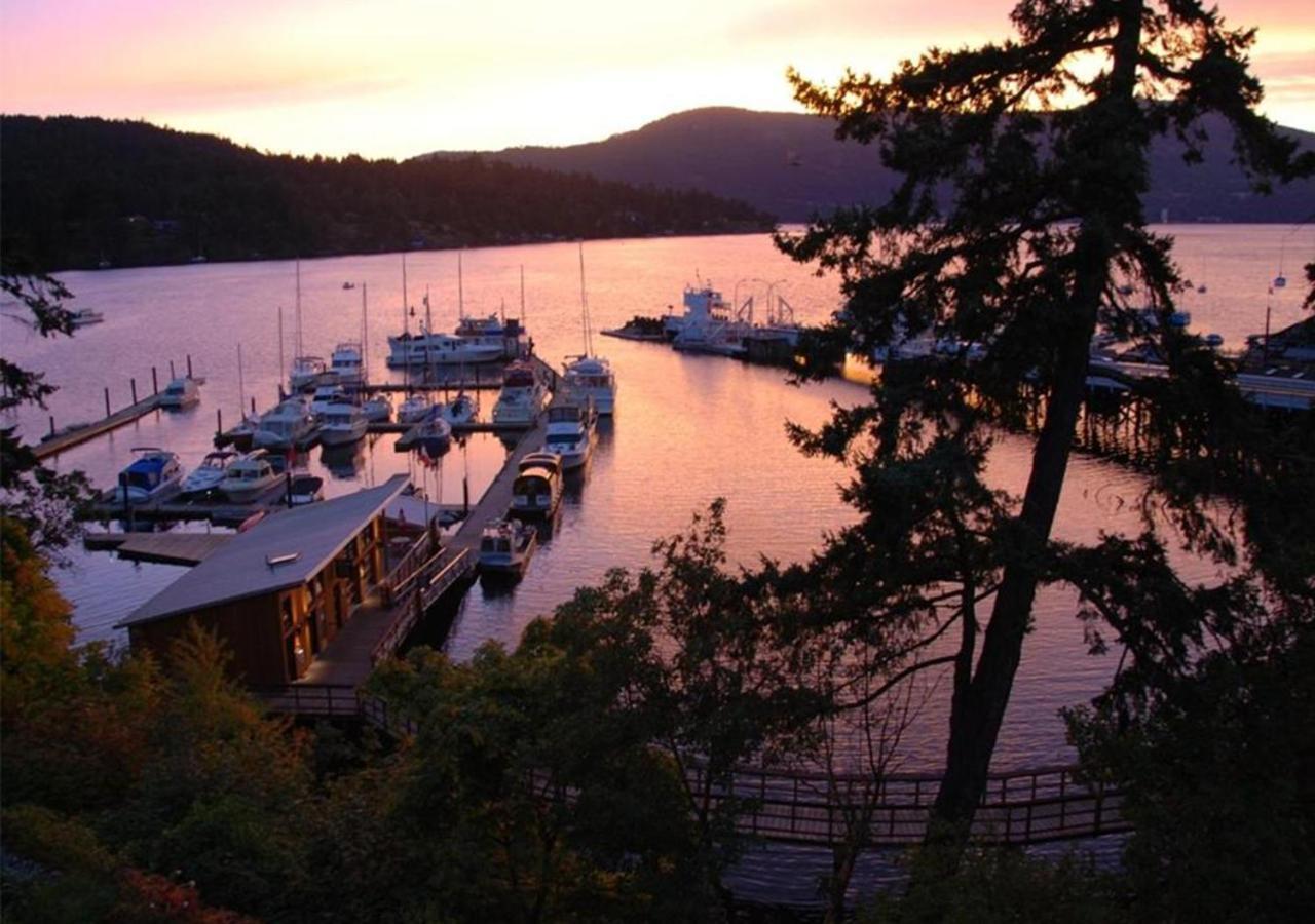 ブレントウッド ベイ リゾート＆スパ Brentwood Bay エクステリア 写真