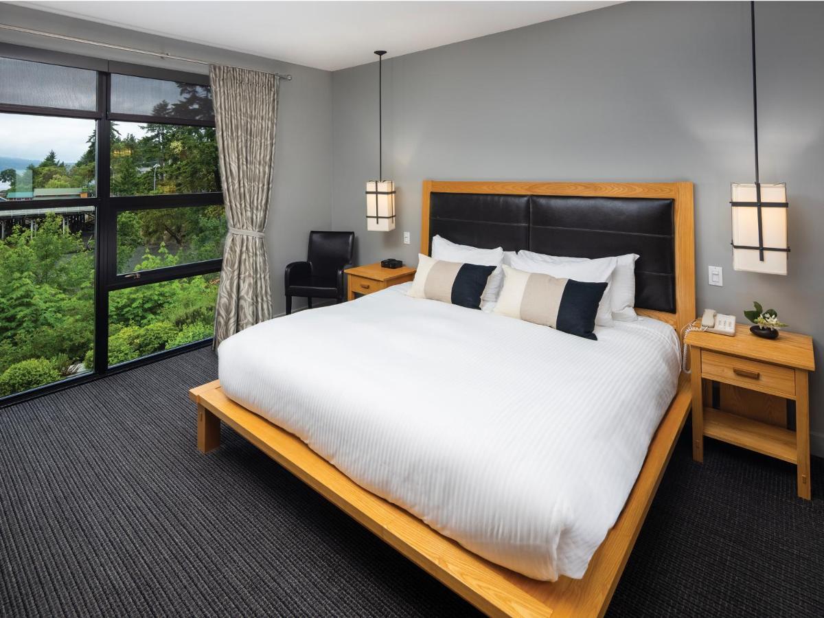 ブレントウッド ベイ リゾート＆スパ Brentwood Bay エクステリア 写真