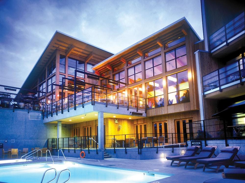 ブレントウッド ベイ リゾート＆スパ Brentwood Bay エクステリア 写真