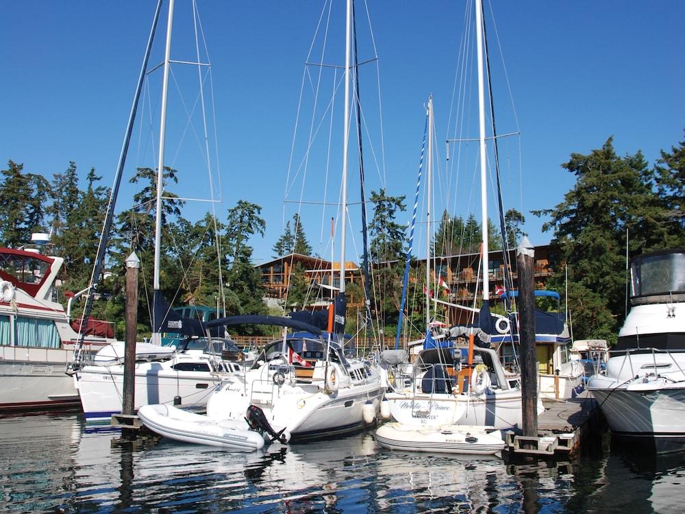 ブレントウッド ベイ リゾート＆スパ Brentwood Bay エクステリア 写真